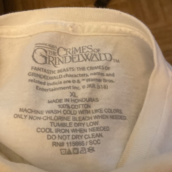 Fantastic Beasts T-shirt - Picture 2 of 4